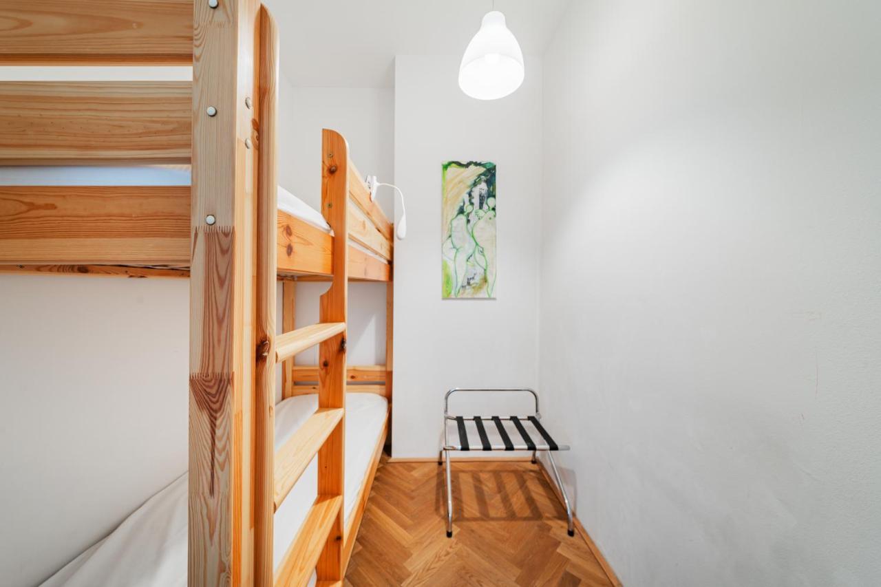 וינה 15 C&J'S Apartment מראה חיצוני תמונה