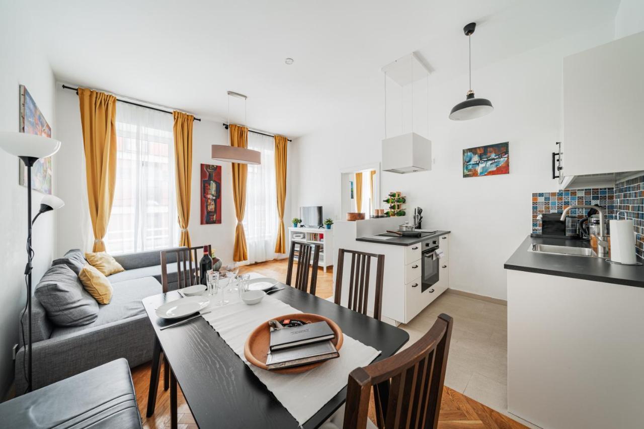 וינה 15 C&J'S Apartment מראה חיצוני תמונה