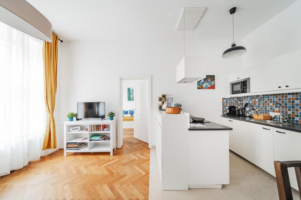 וינה 15 C&J'S Apartment מראה חיצוני תמונה