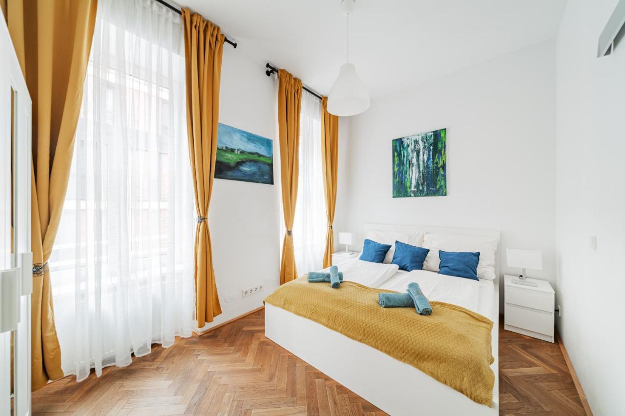 וינה 15 C&J'S Apartment מראה חיצוני תמונה