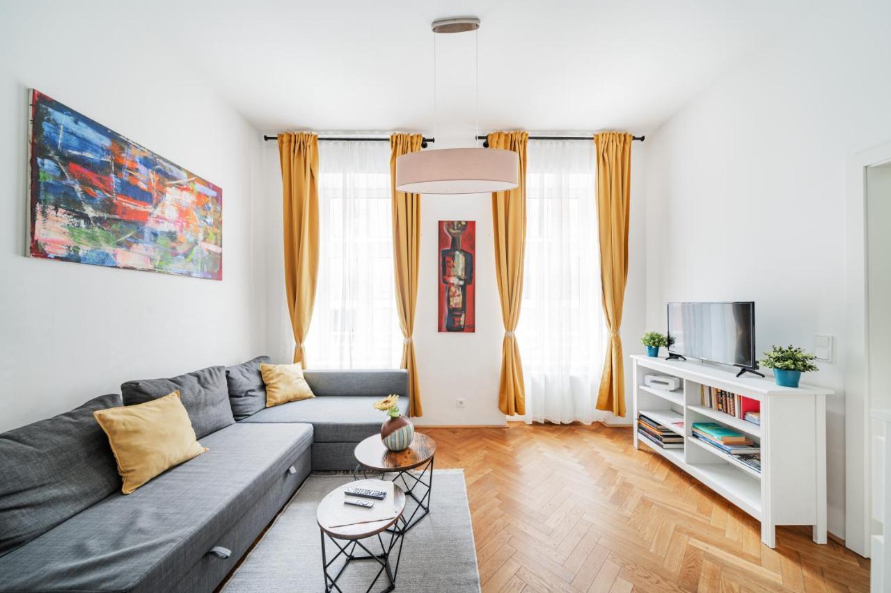וינה 15 C&J'S Apartment מראה חיצוני תמונה