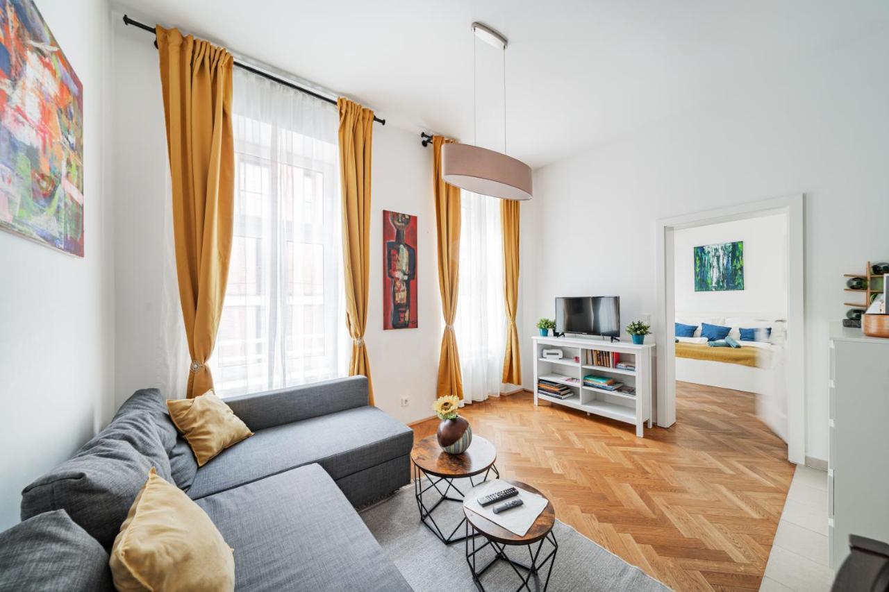 וינה 15 C&J'S Apartment מראה חיצוני תמונה