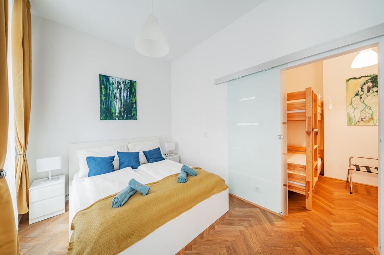 וינה 15 C&J'S Apartment מראה חיצוני תמונה