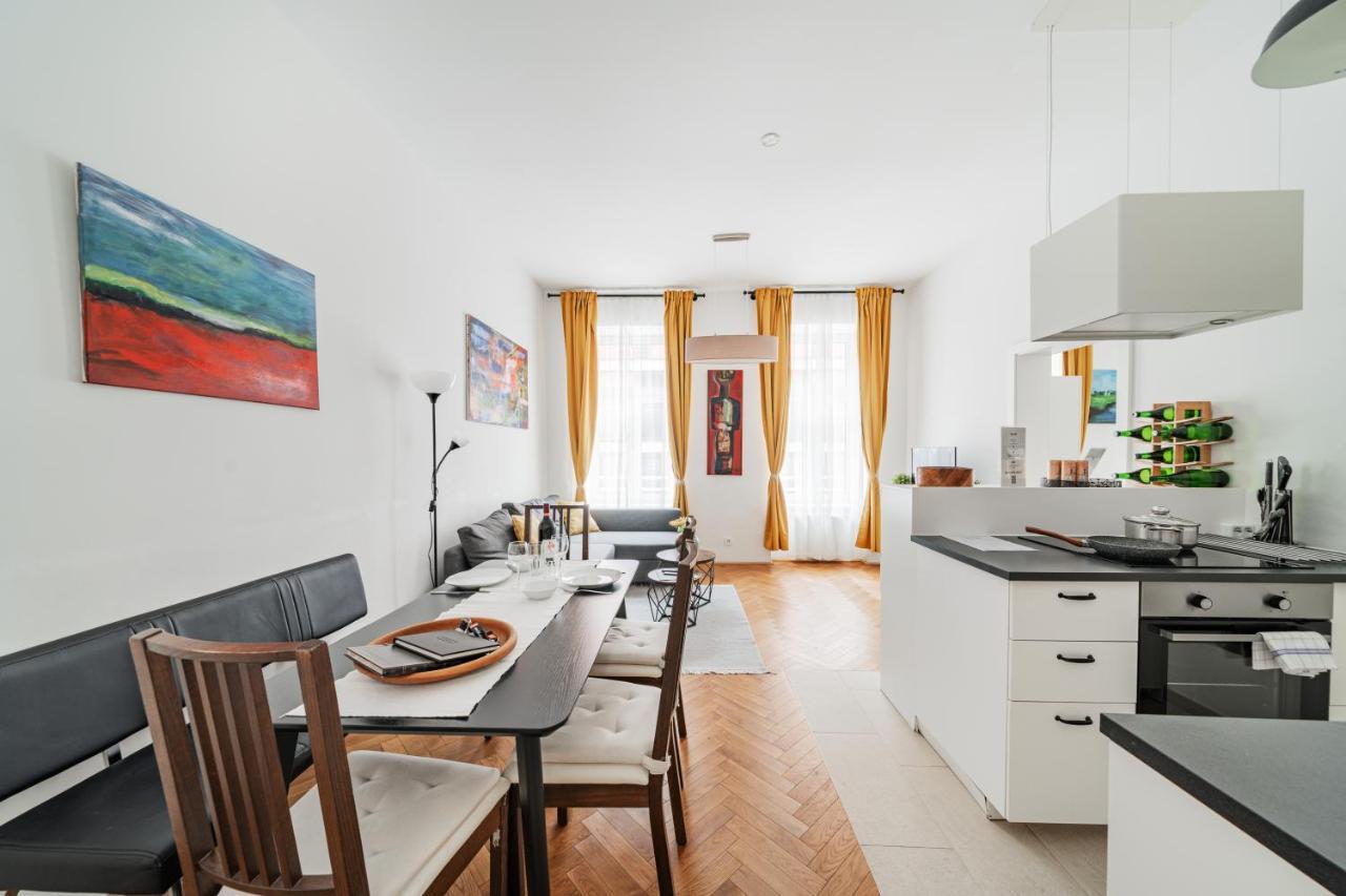וינה 15 C&J'S Apartment מראה חיצוני תמונה